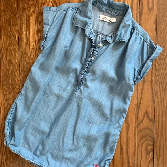 Vineyard Vines Other - Vineyard Vines Chambray Top